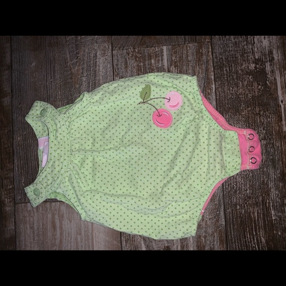 Newborn and 0-3 lot of vguc clothing. - Picture 5 of 9